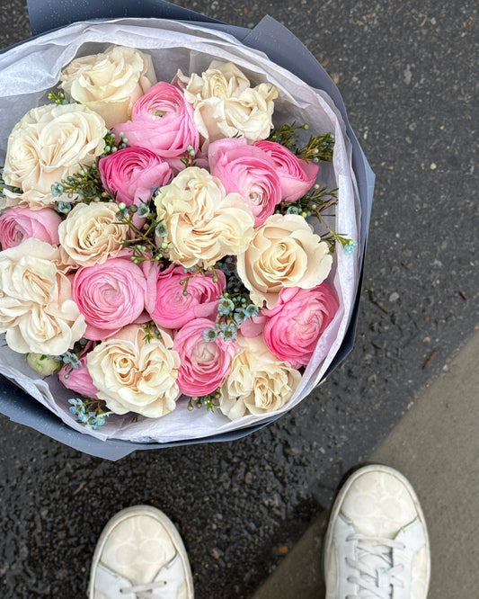 Cotton Expression & Ranunculus Mix