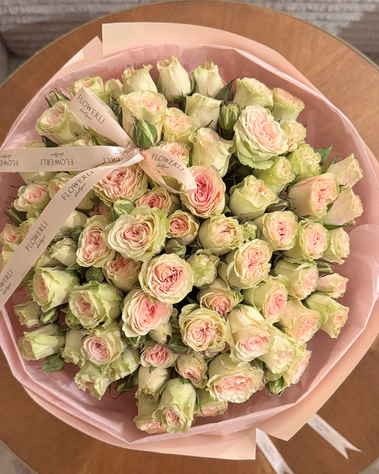 Bicolour spray roses mono