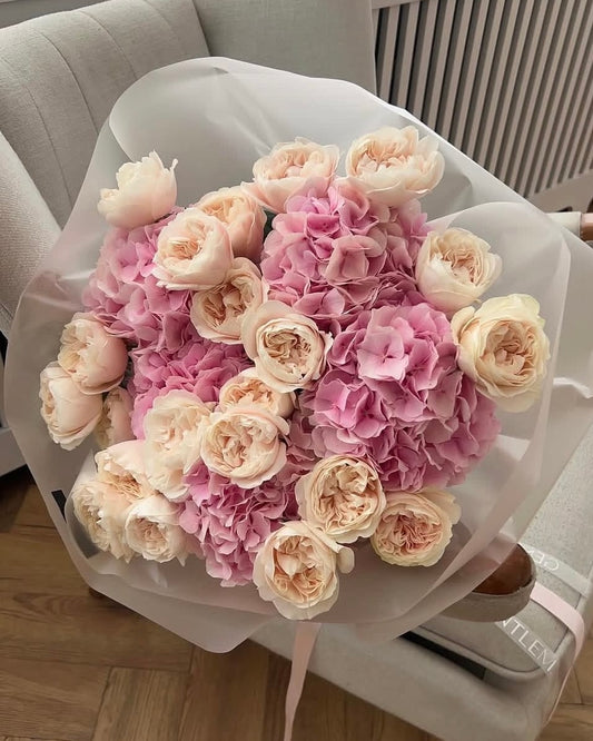 “Champagne Kiss” bouquet