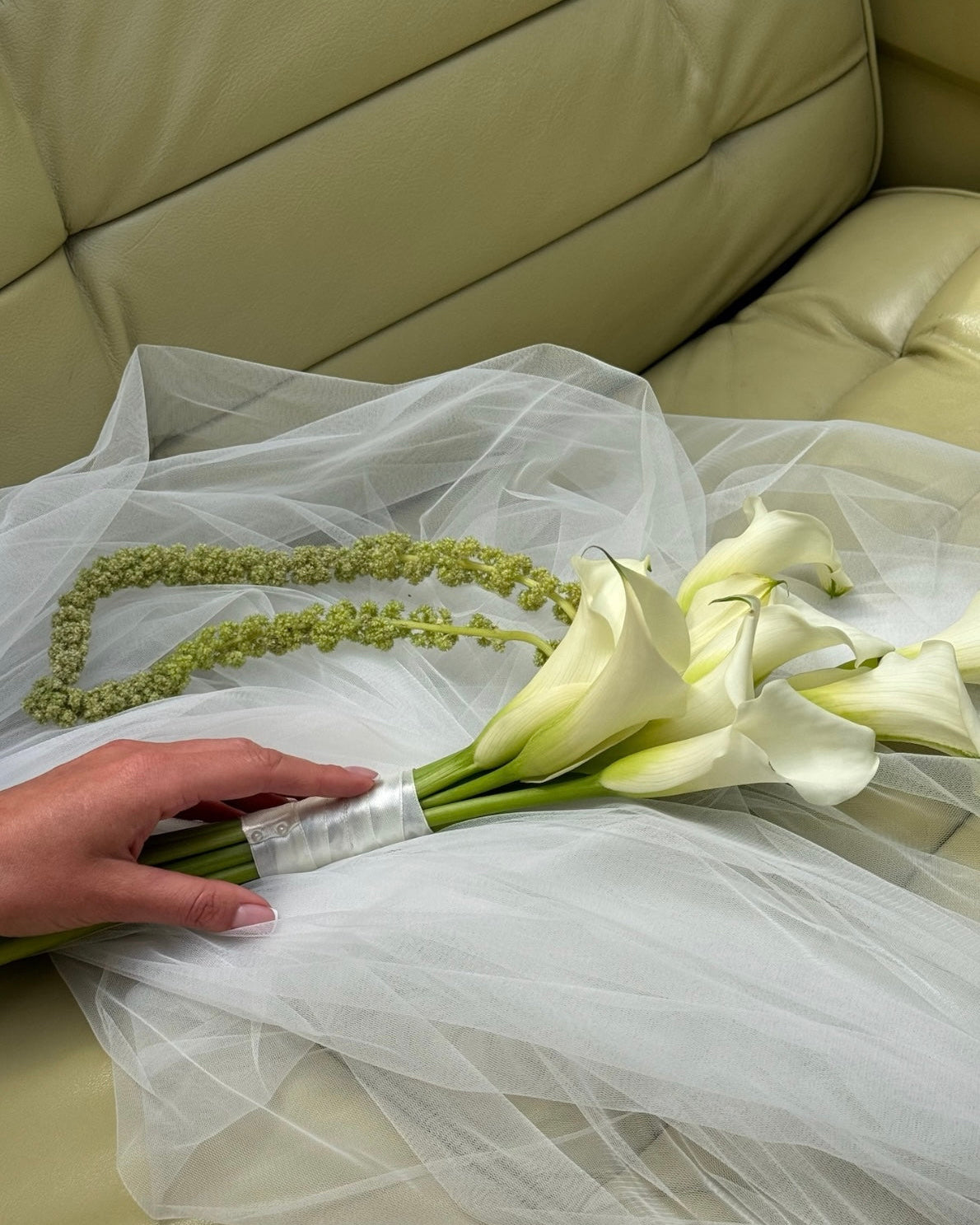White Calla Lilies & Hanging Amaranthus